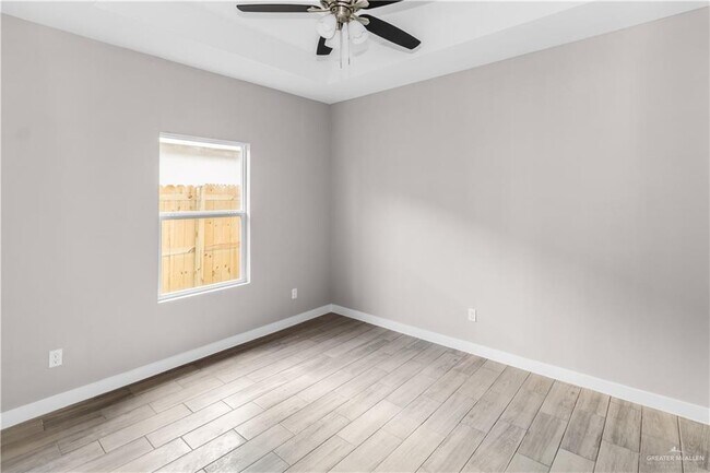 Building Photo - 13 Stark Rd