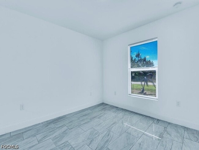 Building Photo - 851 Bedford Dr