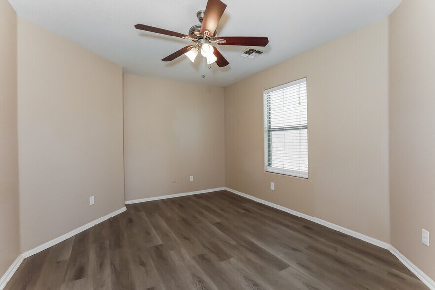 Building Photo - 28953 N Coal Ave