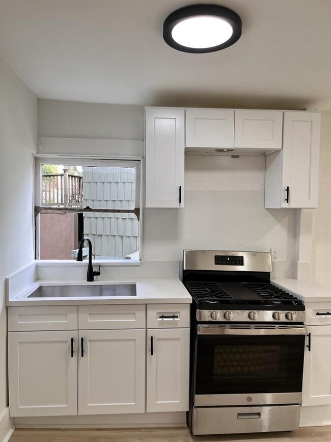 Building Photo - 2436 Echo Park Ave