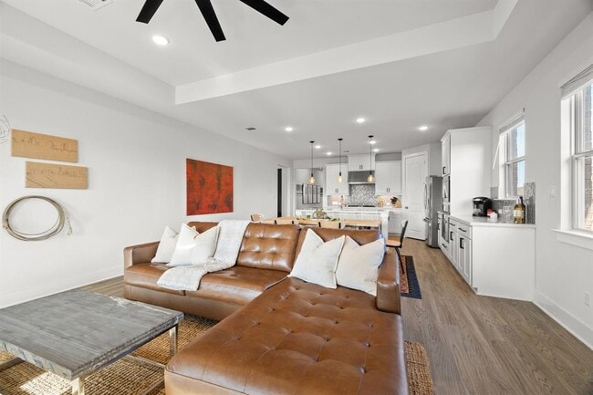 Building Photo - 319 Pecos River Xing