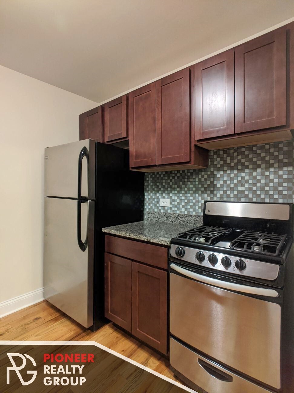 Building Photo - 557 W Arlington Pl