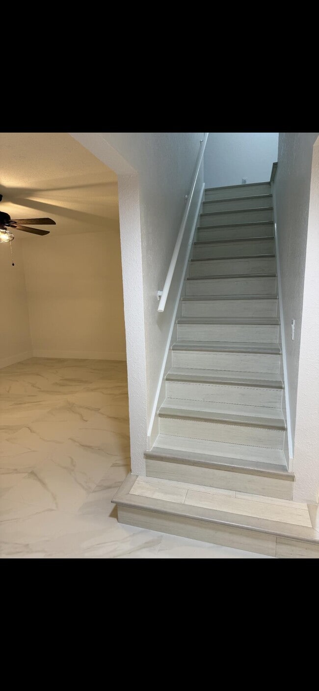 Building Photo - 2110 Sherwood Forest Blvd