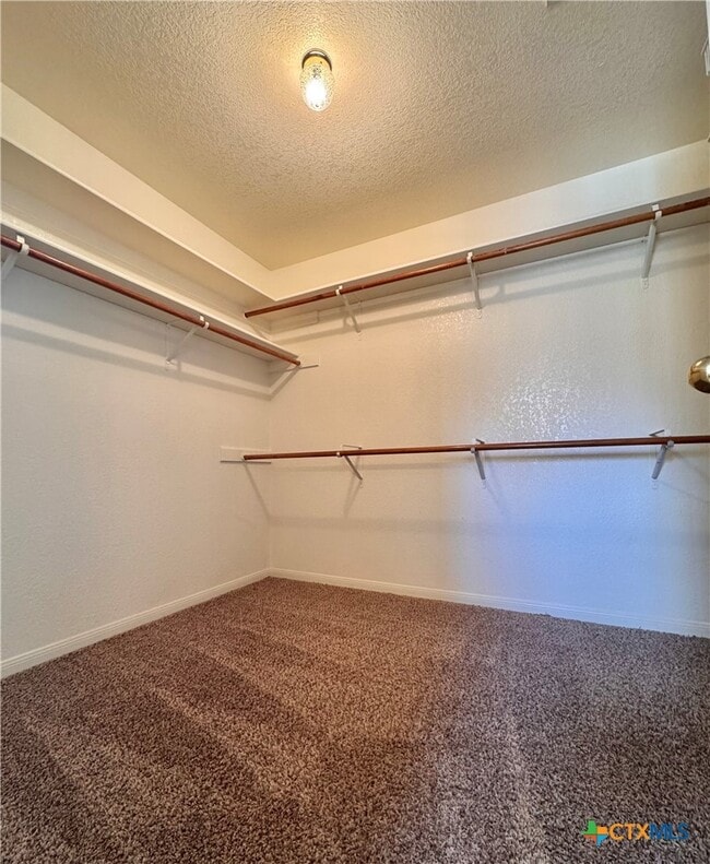 Building Photo - 1915 Sutton Pl