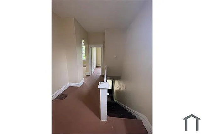 Building Photo - Beautiful remodeled duplex