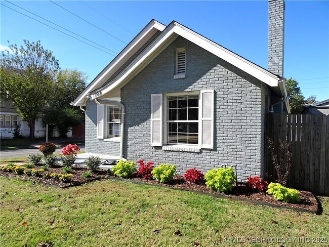 Building Photo - 1148 S Columbia Ave