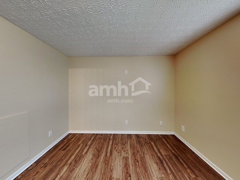 Building Photo - 1095 Mastell Dr