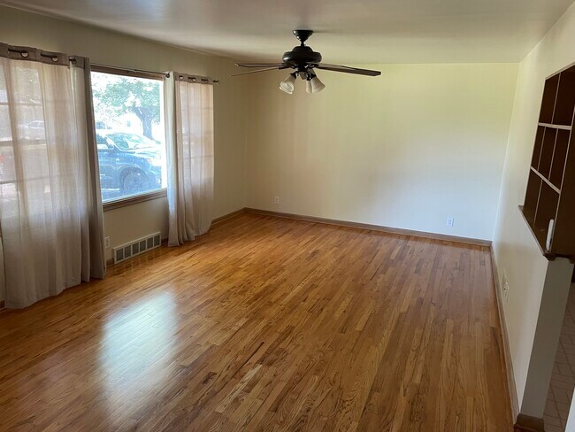 Living Room - 7310 Valley St