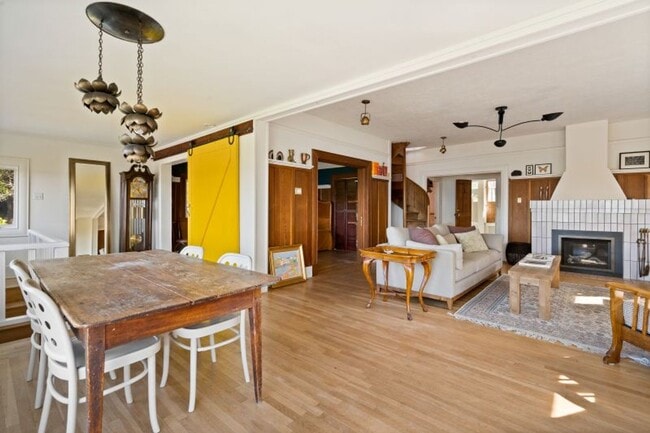 Building Photo - Sun-Filled Furnished Sausalito Home with Sweeping Bay Views
