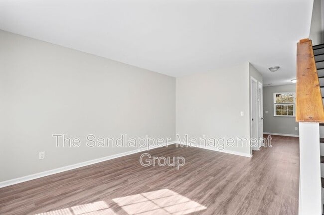 Building Photo - 28 Crosscreek Dr