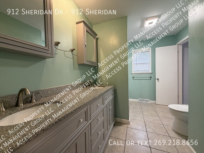 Building Photo - 912 Sheridan Dr