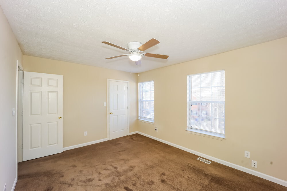 Building Photo - 5960 Hampton Ct