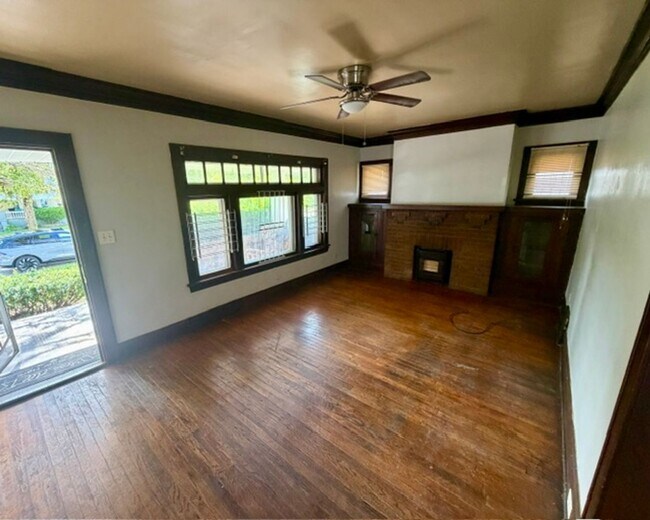 Building Photo - 3376 W 95th St