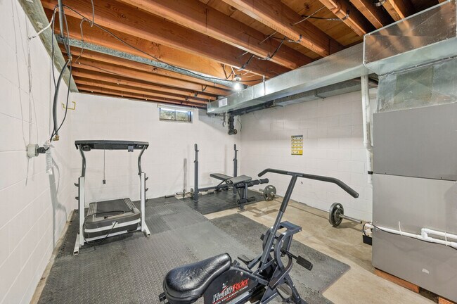 Building Photo - 2913 13th St