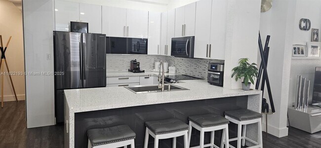 Building Photo - 2604 SW 188th Ave