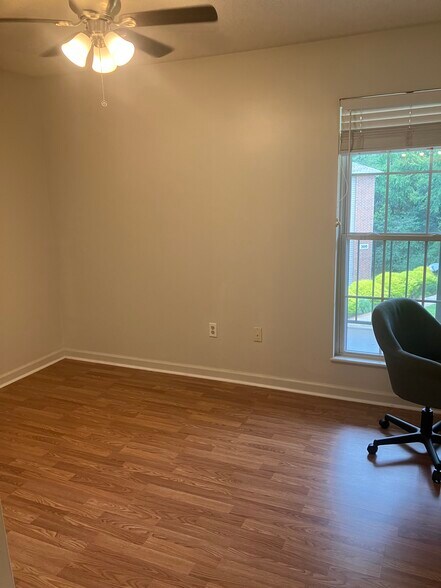 Building Photo - 155 Anderson Hwy