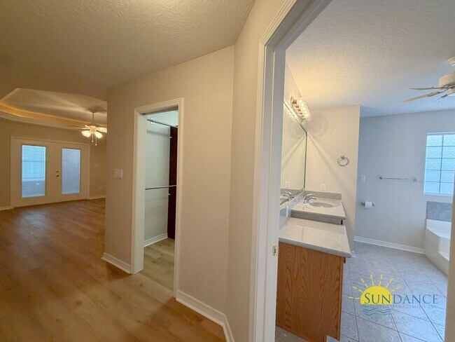 Building Photo - Updated 3BR Home in Gated Bridgeport Colony Near Hurlburt & Eglin AFB!