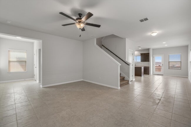 Building Photo - 466 Spinnaker Loop