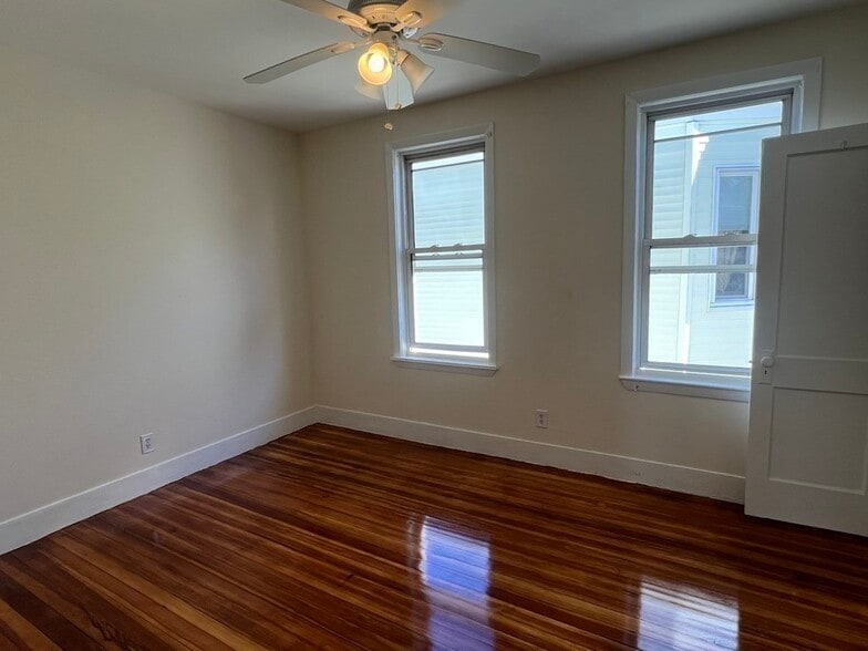 Building Photo - 18 Woolson St