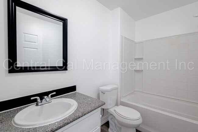 Building Photo - 130 8th St