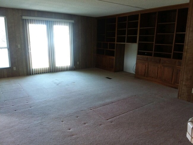 Building Photo - 2 Bedroom/2 Bath Modular Home Available Now!