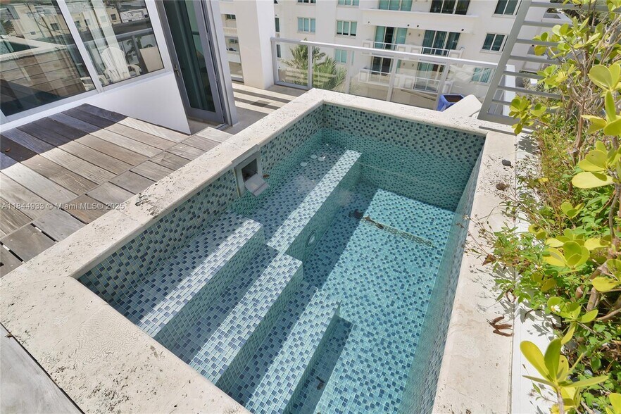 Building Photo - 9501 Collins Ave