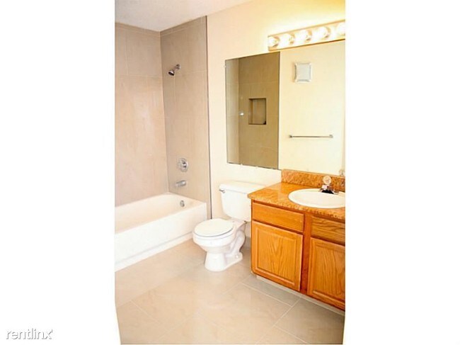 Building Photo - 1 br, 1 bath Condo - 641 Lyons Rd