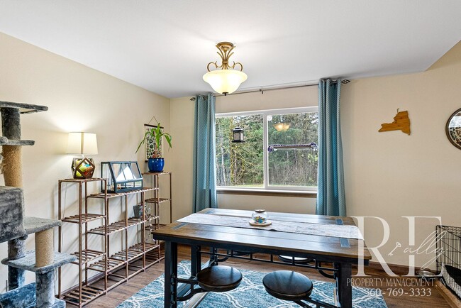 Building Photo - Peaceful Retreat Near JBLM | Spacious 3BR ...