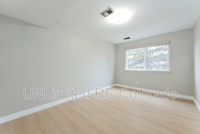 Building Photo - 7705 S Pontiac Ct