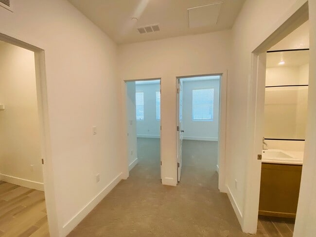 Building Photo - $2,295 + $100 Solar, Copper Ave. & Willow,...