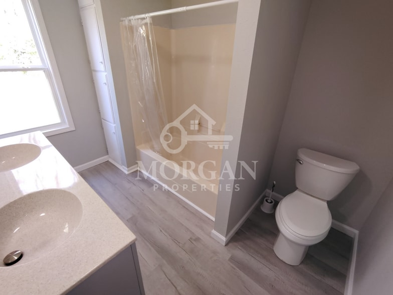 Building Photo - 601 Belzer Dr