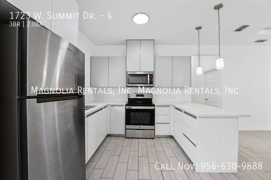 Building Photo - 1723 W Smt Dr