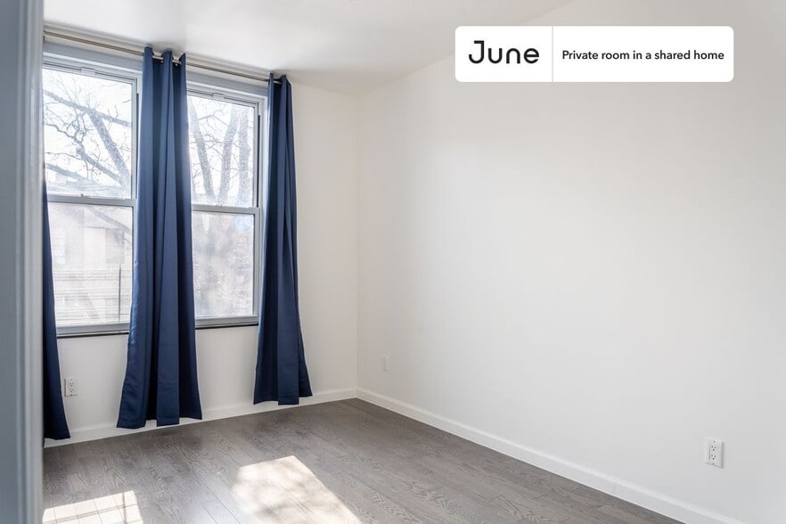 Building Photo - Room in Shared 4 bed/2 bath home