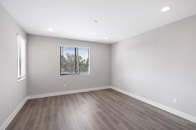 Building Photo - 3748 Lambert Ave