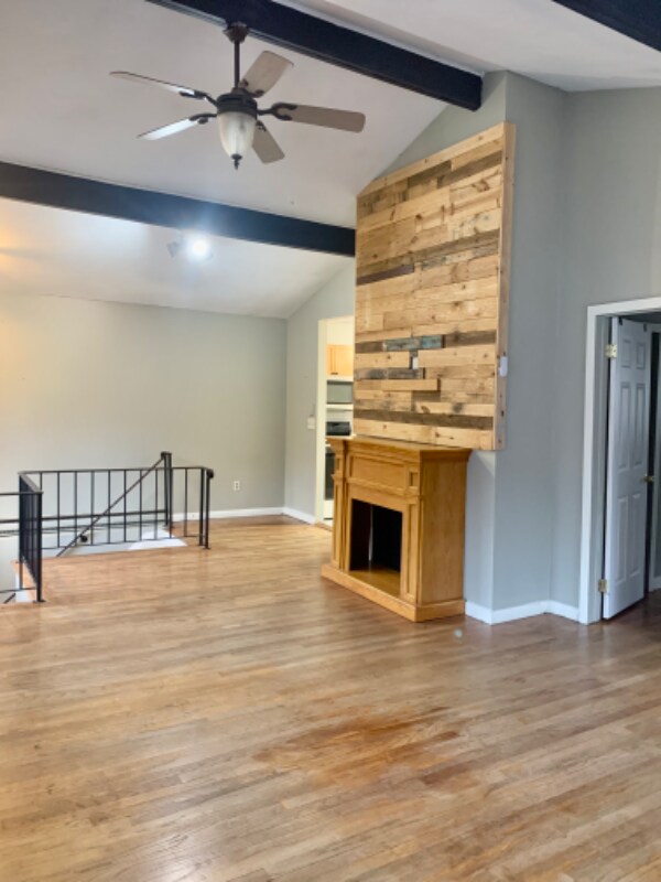 Building Photo - 186 Davos Rd