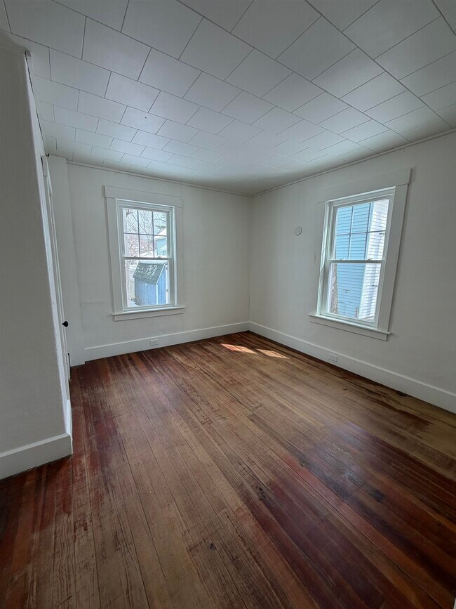 Building Photo - 78 Central St