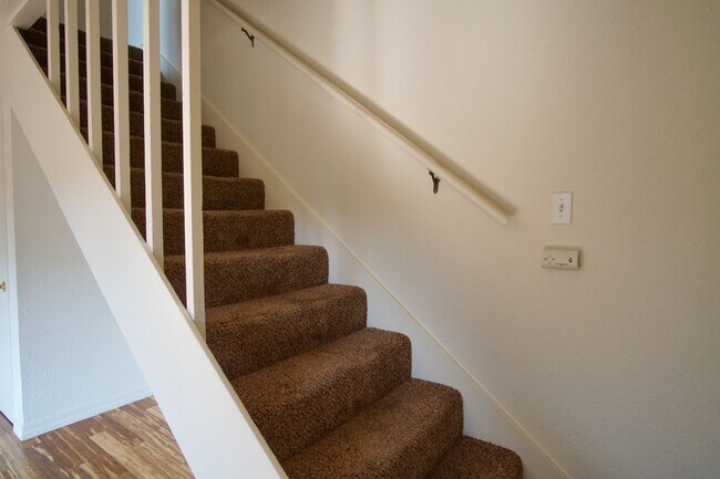 Building Photo - Beautiful Contemporary Townhouse-Style 2 Bdr in Brooklyn!