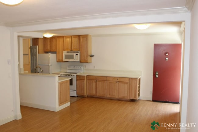 Building Photo - Rare Corner One Bedroom Fully Remodeled w/ In-Unit Laundry