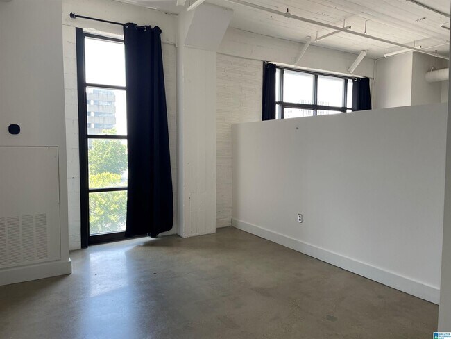 Building Photo - 2201 5th Ave S