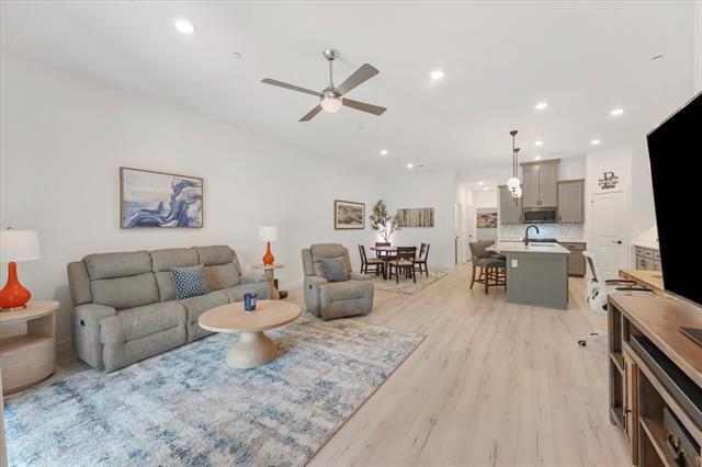 Building Photo - 2833 Applewood Wy