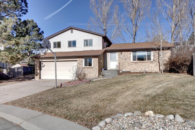 Building Photo - Charming Cul-De-Sac Home Near Downtown Castle Rock. Fantastic Fenced Backyard!