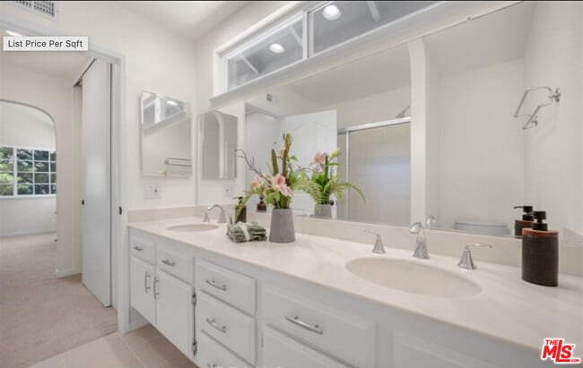 Building Photo - 26065 Redbluff Dr