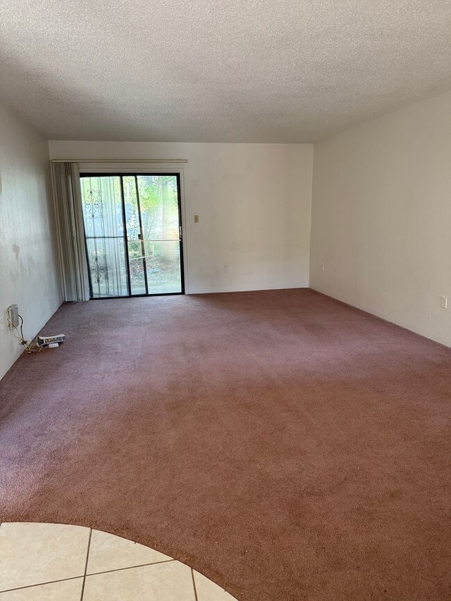 Building Photo - LEASE NOW AND ENJOY 50% OFF 2ND MONTH! Spa...