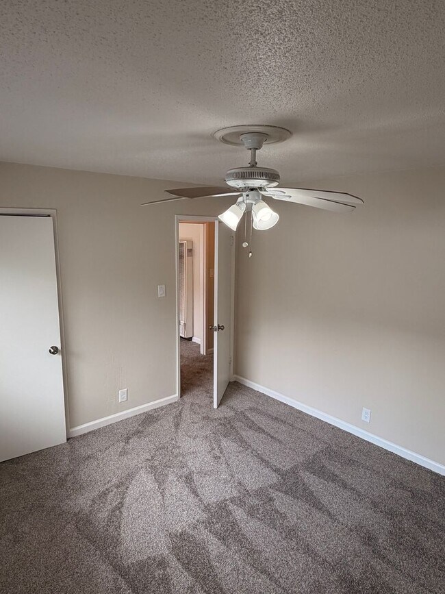 Building Photo - 108 Boyce St
