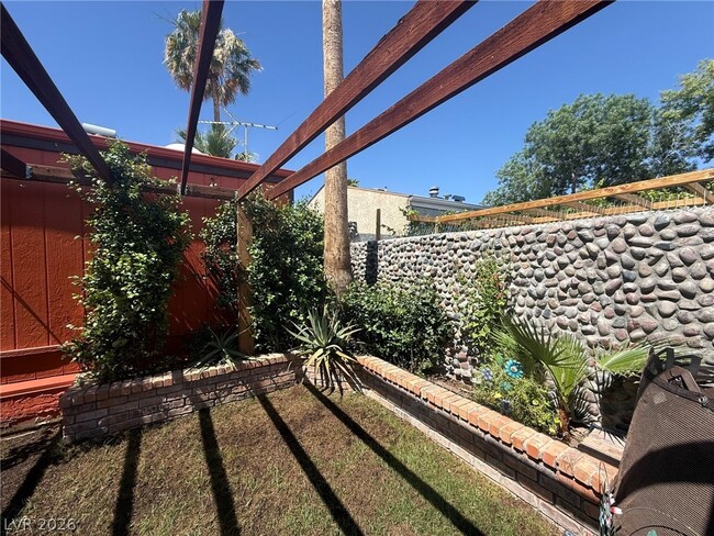 Building Photo - 5533 Wheatfield Dr