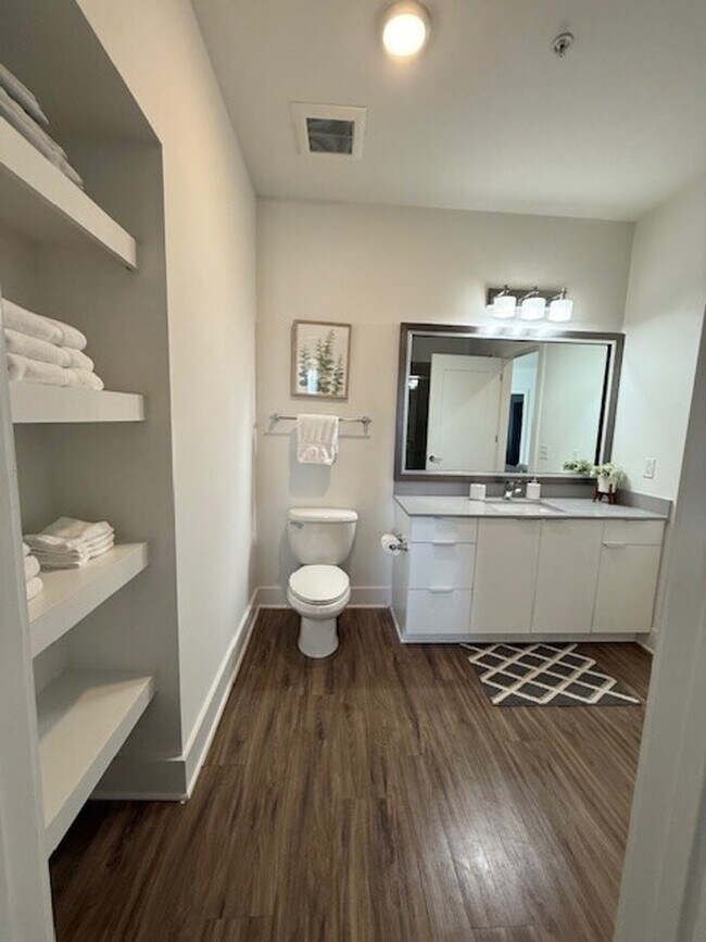 Building Photo - 1404 Lincoln Trace Cir