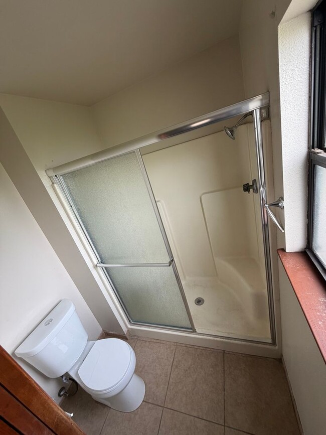 Building Photo - 3 bedroom 2 bath home for rent