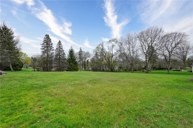 Building Photo - 399 French Rd