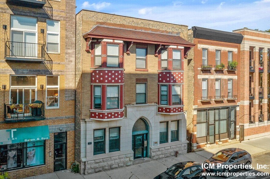 Building Photo - 2452 N Southport Ave