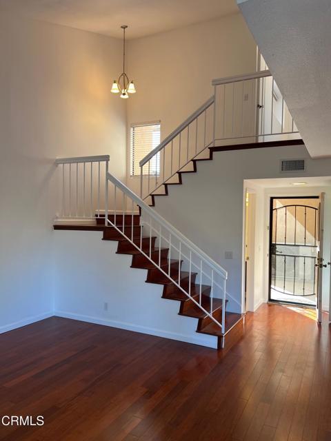 Building Photo - 835 Sandberg Ln
